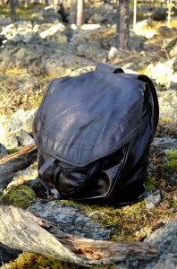 Tämä reppu on metsästäjän ja vaeltajan unelma. Ei heilu eikä nouse ylös naakiessakaan, joten on metsästäjälle ja vaeltajalle paras mahdollinen